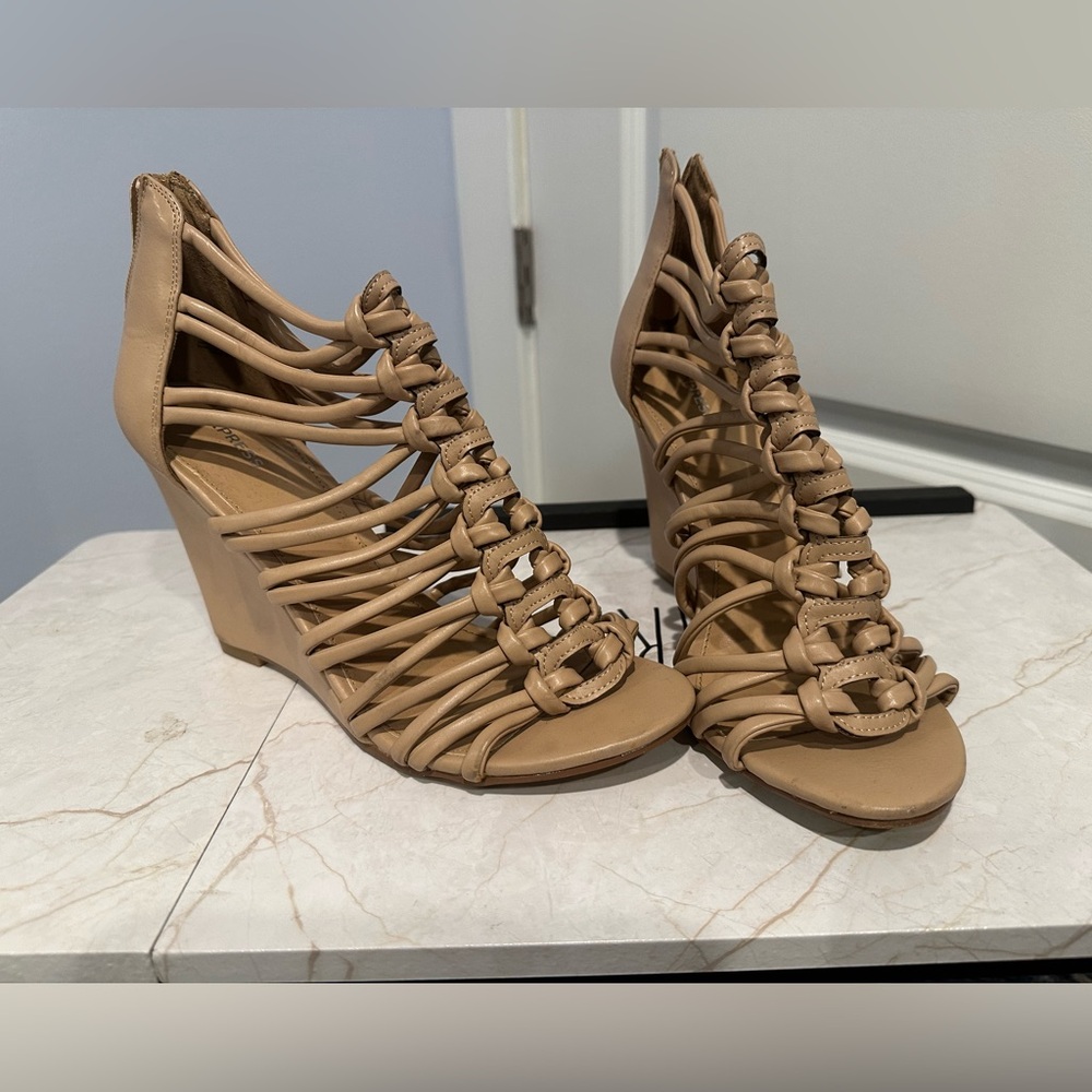*EUC Sz 10*Express summer wedges